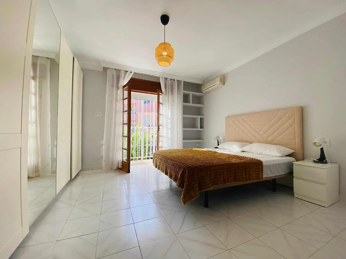 Bonita Casa Centrica Con Piscina & Parking Daire Torremolinos
